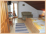 Zweibettzimmer mit Balkonzugang